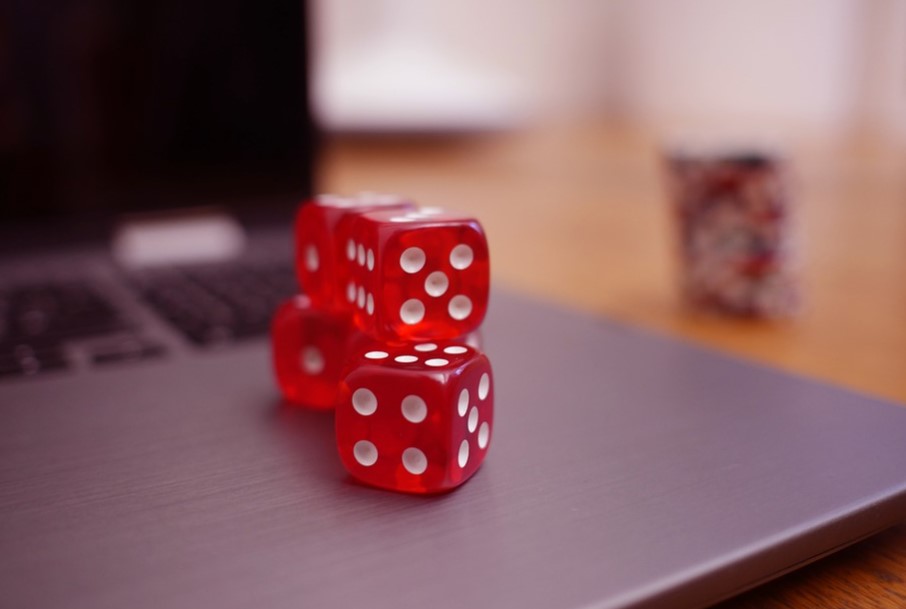 Zaruri roșii pe laptop